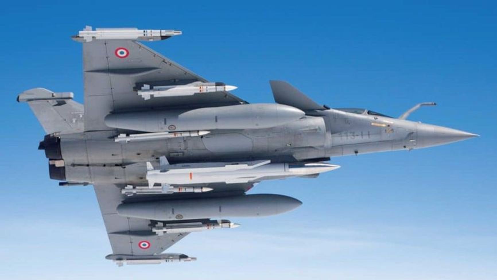 A Rafale M fighter jet of the French Air and Space Force carrying an ASMPA missile — which is capable of carrying a nuclear warhead.